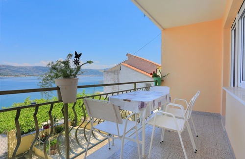Arbanija Apartamento | Apartamento para dos personas en la playa Arbanija, Ciovo (A-18661-a)