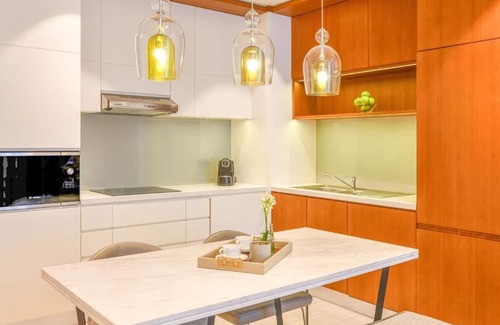 Garhoud Casa | Two Bedroom Apartment Near DXB Airport By Luxury Bookings