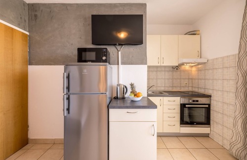 Sevid Apartamento | Apartamento para dos personas con terraza y vista al mar Sevid, Trogir (A-21163-b)