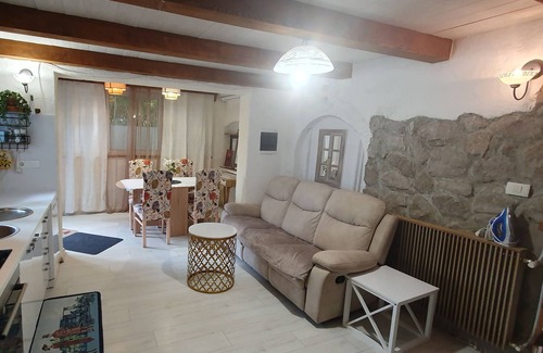 Buzet Apartamento | Apartamento para dos personas con una terraza Juradi, Sredisnja Istra (A-21453-a)