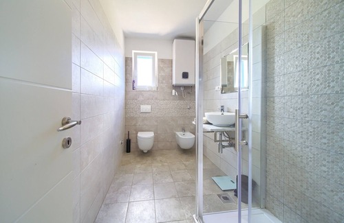 Salatic Apartamento | Two bedroom apartment with terrace Vrh, Krk (A-17951-a)