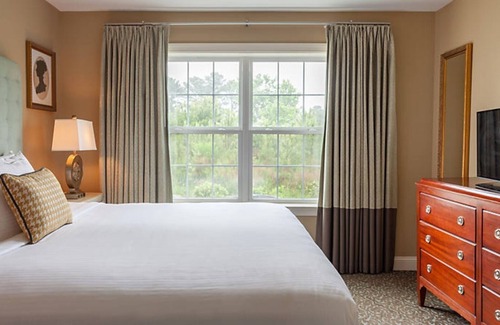 Lackey Complejo | Two Bedroom Condo, Williamsburg Parkside, VA (2523855)