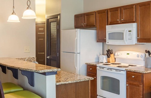 Lackey Complejo | Two Bedroom Condo, Williamsburg Parkside, VA (2523855)