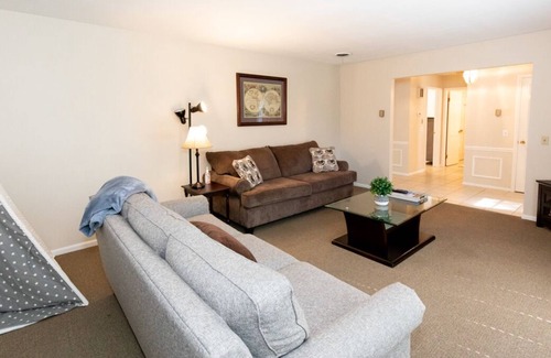 Sandusky Casa | Two Bedroom Cozy Cottage near Sports Force, Kalahari, and Cedar Point!