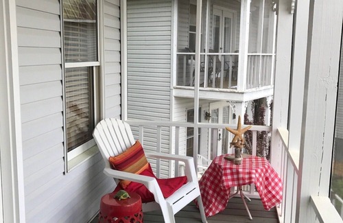 Grand Rivers Condominio | Two Bedroom Harbor View Condo