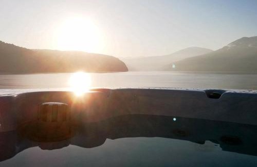 Stryn Casa | Two-Bedroom Holiday home in Utvik 1