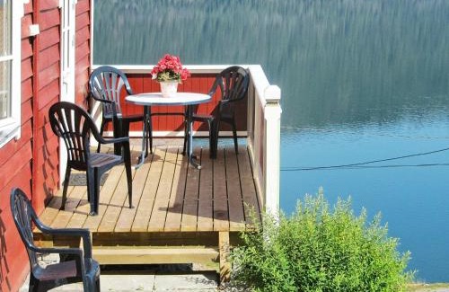 Stryn Casa | Two-Bedroom Holiday home in Utvik 1