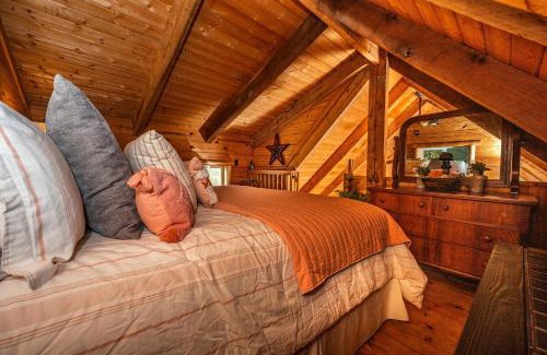 Bloomington Casa | Two Bedroom Log Cabin