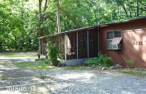 Murfreesboro Casa | Casa de vacaciones de dos dormitorios ~ A poca distancia del cráter de los diamantes