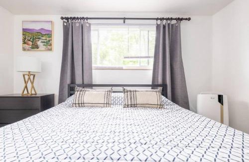 Fairview Park Apartamento | Two Bedrooms near CLE airport 2-4b Georgetown Villas