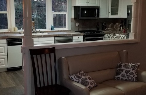 Big Bear City Casa | El chalet de montaña blanca