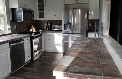 Big Bear City Casa | El chalet de montaña blanca