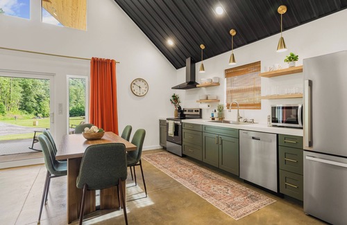 Waynesville Casa | Two BRAND NEW Mountain Barndominiums / Family Getaway / Sleeps 12