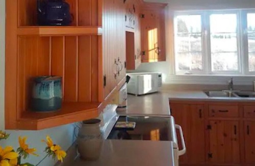 Kensington Cabaña | Two Cottages Situated On The Same Lot With Incredible Country Views