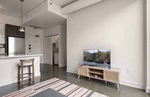 Warehouse District Apartamento | TWO CozySuites NLG - Modern condo 14 and 15