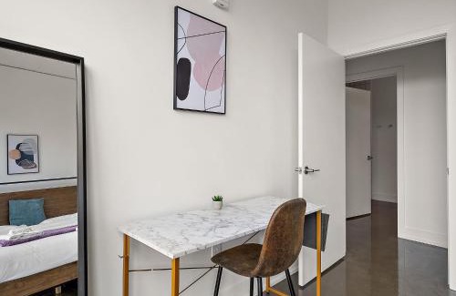 Warehouse District Apartamento | TWO CozySuites NLG - Modern condo 14 and 15