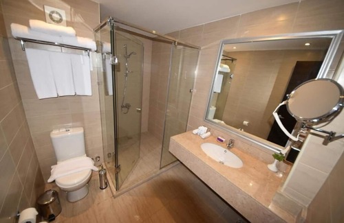 El Hadaba Hotel | Two Family-Friendly Rooms | Private Beach, Pools, Spa, Tennis, Shows & Kids Club