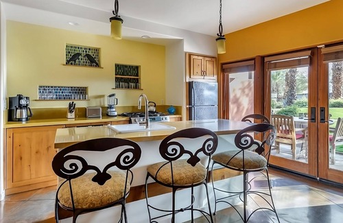 Palm Desert Apartamento | Two Family-Friendly Hotel Room with Easy Access to Outdoor Swimming Pool