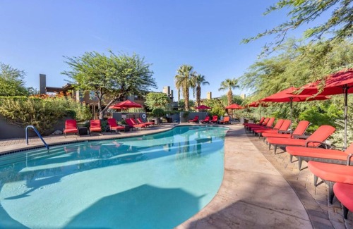 Palm Desert Apartamento | Two Family-Friendly Hotel Room with Easy Access to Outdoor Swimming Pool