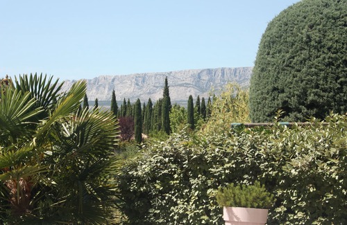 Trets Villa | Casa Vivienda compartida en el campo de Aix con vistas a Santa Victoria