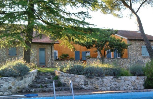 Amelia Villa | dos casas de campo y piscina con capacidad para 6-8