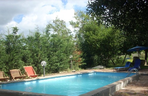 Amelia Villa | dos casas de campo y piscina con capacidad para 6-8