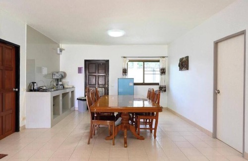Si Racha Apartamento | Two Fifty Nine Resort 259 Resort Three-Bedroom House #2