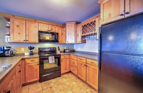 Two Harbors Apartamento | Two Harbors Superior Lakefront 2BR | Pool | Hot Tub & Sauna | EV Charger