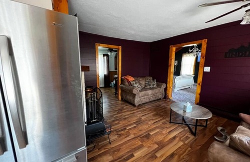 West Newton Casa | Two houses on 3 acres