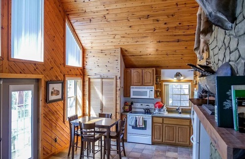 Cook Station Cabina | Buscando R & R o Aventura, 3Hills Cabin lo tiene todo!