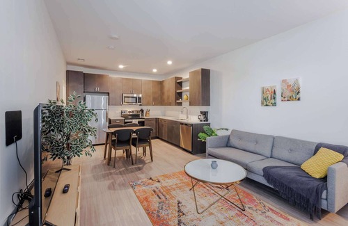 Central Business District Apartamento | TWO Luxe CozySuites in Downtown Cincy