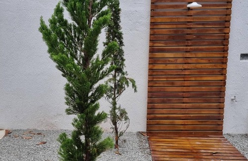 Boraceia Casa | Two minutes from the beach. House in the middle of nature. 500m of private area.