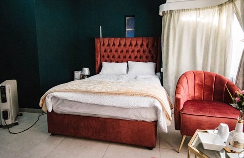 Greater Johannesburg Metropolitan Area Apartamento | Two minutes to the Orlando stadium, Family sized Bed easy access to theme parks.
