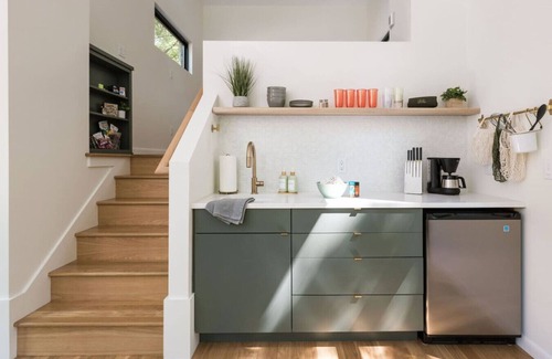 Asheville Cabina | Two Modern Tiny Homes 4 miles to DT w/ Hot Tub