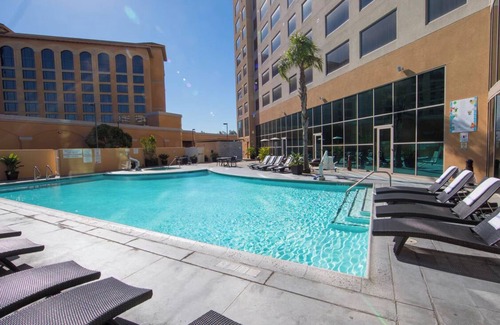 Southwest Anaheim Casa | Two Pet-Friendly Suites – Close to Disneyland and Angel Stadium of Anaheim
