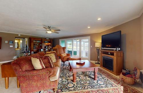 Micanopy Casa | Two Springs Farm Guesthouse - A &B