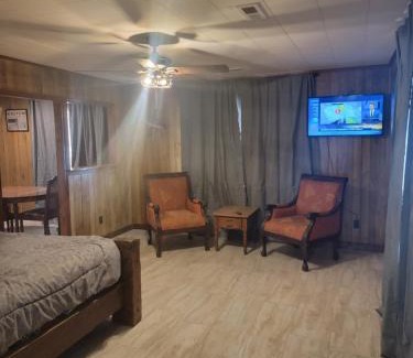 Tiptonville Casa | two story cabin at reelfoot