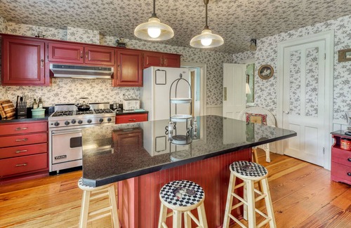 Arlington Casa | Two-Story Home w/Patio, Gas Grill, Wood Fireplace, Free WiFi, & Mountain Views