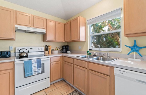 Indialantic Casa | Two Unit Beach Themed Duplex - Walk to the Beach - 6/4