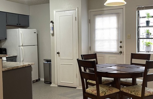 Heritage Apartamento | TXST Cozy and centrally located