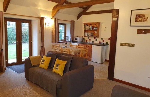 Llangybi Casa | Ty Barcud