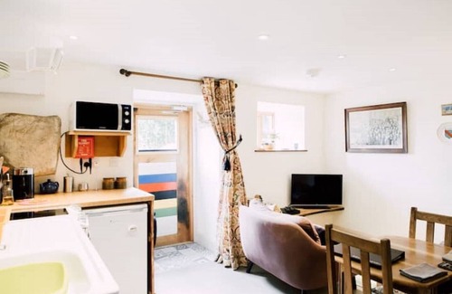 Cwmtirmynach Cabaña | Ty Beic Country Apartments, The Stable