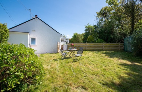 Malltraeth Casa | Ty Capel Bach: 3‑Bed Bungalow Sleeping 6 in Hermon | Managed by Anglesey Holiday Lettings