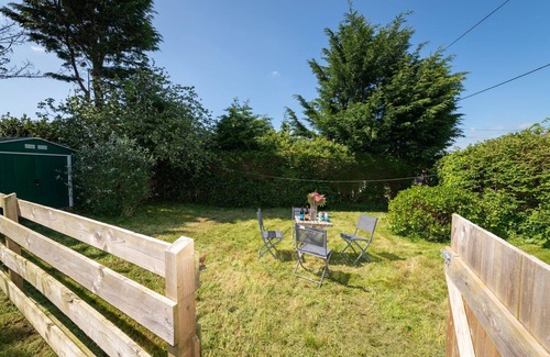 Malltraeth Casa | Ty Capel Bach: 3‑Bed Bungalow Sleeping 6 in Hermon | Managed by Anglesey Holiday Lettings