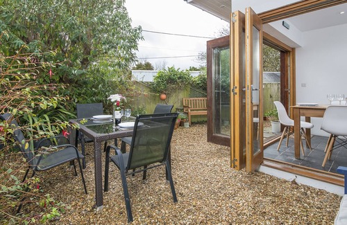 Trefin Cabaña | Ty Draw, Holiday Cottage Trefin, Sleeps 3, 2 bedrooms, bathrooms