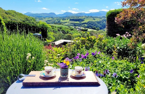 Eglwysbach Cabaña | Ty Farm Retreat - Farmhouse Studio - Mountain View