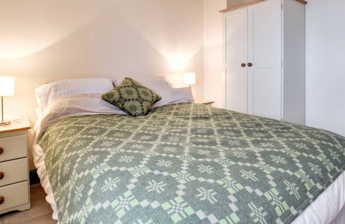 Llansantffraed Casa | Preciosas vistas al mar, jacuzzi y en la granja de trabajo. Esta casa es el lugar perfecto para un descanso wi