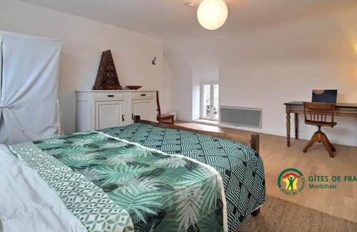 Locoal-Mendon Casa | Ty Lapaul - LOCOAL MENDON