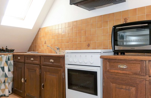 Goulien Apartamento | Ty Ménez by Interhome