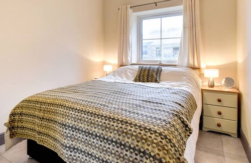 Llansantffraed Casa | Casa de campo del oeste de Gales situada sobre el pueblo y con vistas a las tierras de cultivo y al mar. Una base ideal para